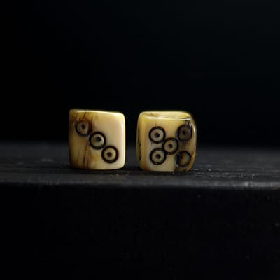 Ivory dice beads 10mm